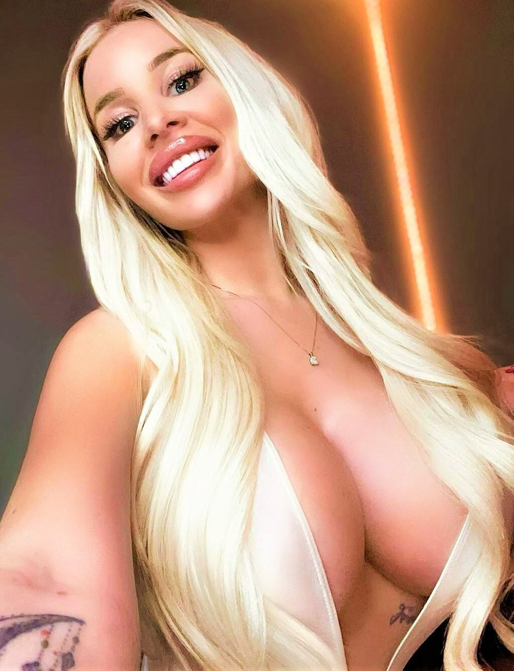 Индивидуалка Питера Юля с 2 размером груди предлагает интим услуги у метро Проспект Большевиков  +7(981)214-21-80 - фото 3